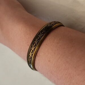 Bangle bracelet